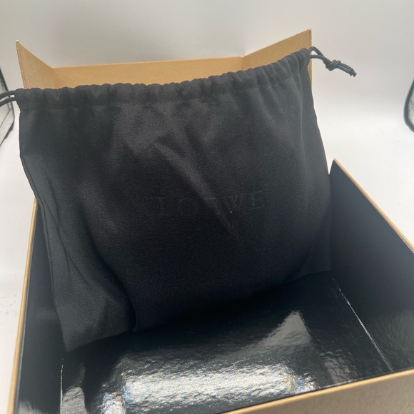 🔥authentic Loewe pink cosmetic bag pouch brand new full set - Picture 8 of 8